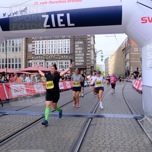 13.09.2026 - 21. swb-Marathon Bremen Tim E. http://msf.ph/oto/10333517 13.09.2026 11:05:42 Ziel 10186, 10411, 10432, 10576, 10697, 10717, 10802, 10995, 11146, 11314, 11326, 11334, 11387, 11394, 11521, 11571, 11572, 11724, 11892, 12011, 12055, 12079, 12080, 12251, 12273, 12330 meine-sportfotos.de