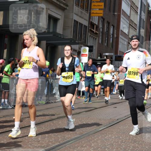 13.09.2026 - 21. swb-Marathon Bremen Strokosch-Dieckow http://msf.ph/oto/10333541 13.09.2026 11:03:47 Ziel 10152, 10182, 10291, 10390, 10403, 10516, 10607, 10659, 10671, 10672, 10720, 10726, 10912, 10913, 10918, 11149, 11221, 11318, 11319, 11325, 11336, 11451, 11470, 11471, 11511, 11539, 11618, 11726, 11909, 11967, 12001, 12103, 12113, 12140, 12260, 12276, 12392, 12433, 12504, 10090, 10091, 10327, 10357, 10420, 10429, 10569, 10796, 10902, 10950, 11211, 11325, 11411, 11451, 11595, 11655, 11746, 11868, 12074 meine-sportfotos.de