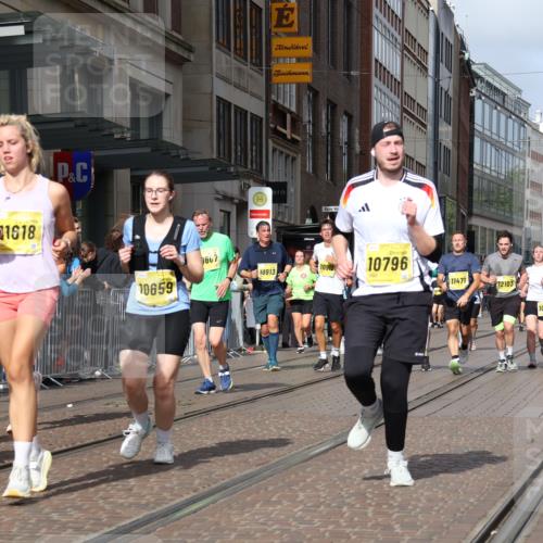 13.09.2026 - 21. swb-Marathon Bremen Strokosch-Dieckow http://msf.ph/oto/10333552 13.09.2026 11:03:47 Ziel 10152, 10182, 10291, 10390, 10403, 10516, 10607, 10659, 10671, 10672, 10720, 10726, 10912, 10913, 10918, 11149, 11221, 11318, 11319, 11325, 11336, 11451, 11470, 11471, 11511, 11539, 11618, 11726, 11909, 11967, 12001, 12103, 12113, 12140, 12260, 12276, 12392, 12433, 12504, 10090, 10091, 10327, 10357, 10420, 10429, 10569, 10796, 10902, 10950, 11211, 11325, 11411, 11451, 11595, 11655, 11746, 11868, 12074 meine-sportfotos.de