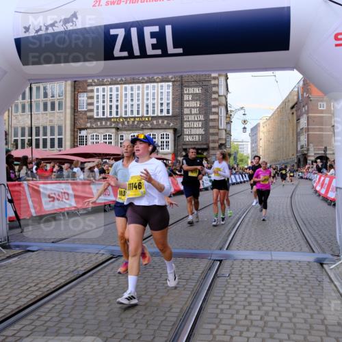 13.09.2026 - 21. swb-Marathon Bremen Tim E. http://msf.ph/oto/10333557 13.09.2026 11:05:43 Ziel 10186, 10411, 10432, 10576, 10697, 10717, 10802, 11146, 11314, 11326, 11334, 11387, 11394, 11521, 11571, 11572, 11724, 11892, 12011, 12055, 12079, 12080, 12251, 12273, 12330, 12362 meine-sportfotos.de