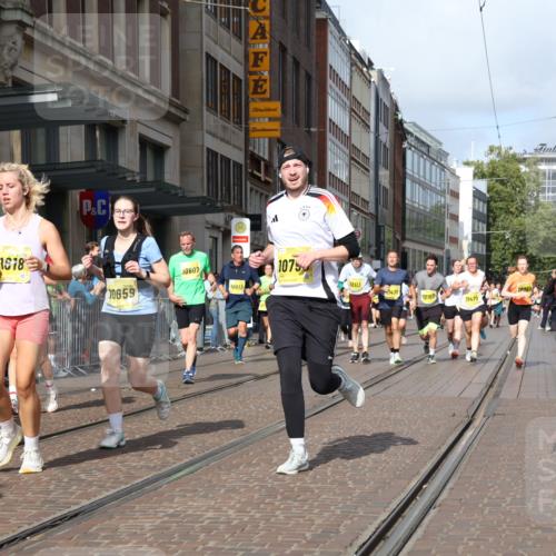 13.09.2026 - 21. swb-Marathon Bremen Strokosch-Dieckow http://msf.ph/oto/10333565 13.09.2026 11:03:47 Ziel 10152, 10182, 10291, 10390, 10403, 10516, 10607, 10659, 10671, 10672, 10720, 10726, 10912, 10913, 10918, 11149, 11221, 11318, 11319, 11325, 11336, 11451, 11470, 11471, 11511, 11539, 11618, 11726, 11909, 11967, 12001, 12103, 12113, 12140, 12260, 12276, 12392, 12433, 12504, 10090, 10091, 10327, 10357, 10420, 10429, 10569, 10796, 10902, 10950, 11211, 11325, 11411, 11451, 11595, 11655, 11746, 11868, 12074 meine-sportfotos.de