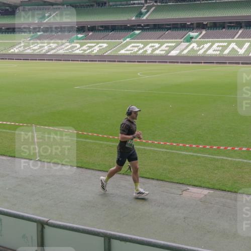 13.09.2026 - 21. swb-Marathon Bremen Michael Burmester http://msf.ph/oto/10333581 13.09.2026 13:06:22 Laufen im Stadion 109, 217, 244, 287, 303, 310, 323, 372, 394, 430, 454, 536, 578, 613, 647, 716, 784, 831, 891, 900, 922, 1073, 1083, 1205, 1243, 1274, 1308, 1365, 1369, 1380, 1437, 1533, 1545, 1574, 1581, 1627, 1780, 1823, 1848, 1871, 1909, 1914, 1932, 1938, 2076, 2089, 2090, 2126, 2219, 2241, 2244, 2265, 2275, 2301, 2310, 2355, 2356, 2393, 2440, 2464, 2602, 2699, 2707, 2721, 2742, 2764, 2818, 2902, 2959, 2985, 3030, 3115, 3278, 3343, 3444, 3485 meine-sportfotos.de