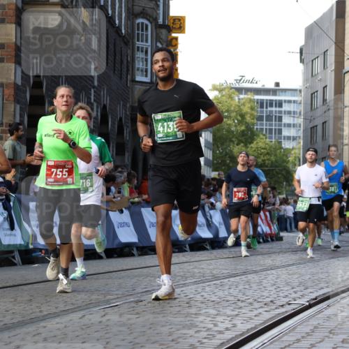 13.09.2026 - 21. swb-Marathon Bremen Strokosch-Dieckow http://msf.ph/oto/10333590 13.09.2026 13:16:43 Ziel 740, 755, 792, 1076, 1162, 1605, 2604, 5554, 5963, 6721, 7053, 7603, 7801, 8171, 8288, 8398, 9031, 9115, 385, 472, 675, 734, 827, 1970, 2319, 2473, 2809, 3706, 3716, 3961, 4135, 4137, 5772, 6049, 6531, 6535, 6819, 7297, 7387 meine-sportfotos.de