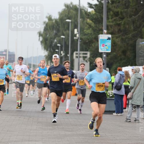 13.09.2026 - Kiel Lauf Andreas Tolksdorf http://msf.ph/oto/10333649 13.09.2026 09:51:52 Kiellinie 4, 9298, 2937, 0964, 3465, 4199, 39, 6958 meine-sportfotos.de