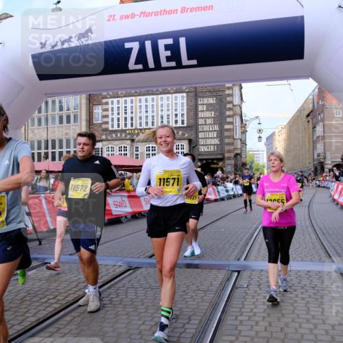 13.09.2026 - 21. swb-Marathon Bremen Tim E. http://msf.ph/oto/10333684 13.09.2026 11:05:45 Ziel 10186, 10259, 10260, 10411, 10432, 10697, 10717, 10802, 10864, 11146, 11314, 11334, 11387, 11394, 11520, 11521, 11571, 11572, 11724, 11791, 11892, 12055, 12251, 12273, 12330, 12362 meine-sportfotos.de
