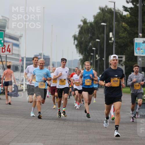 13.09.2026 - Kiel Lauf Andreas Tolksdorf http://msf.ph/oto/10333687 13.09.2026 09:51:53 Kiellinie 4, 7294, 2937, 10964, 9298, 3465, 4199, 6958 meine-sportfotos.de