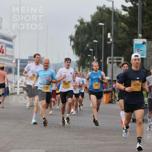 13.09.2026 - Kiel Lauf Andreas Tolksdorf http://msf.ph/oto/10333703 13.09.2026 09:51:54 Kiellinie 4, 9298, 2937, 10964, 3465, 4199 meine-sportfotos.de