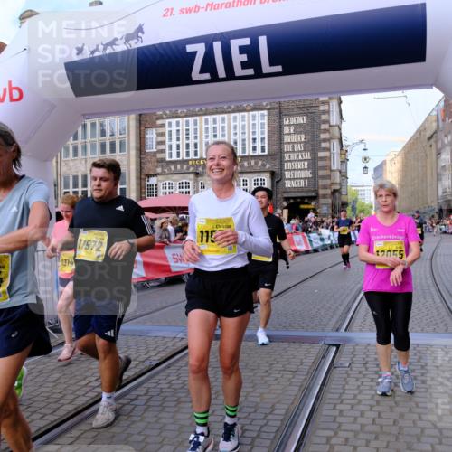 13.09.2026 - 21. swb-Marathon Bremen Tim E. http://msf.ph/oto/10333710 13.09.2026 11:05:46 Ziel 10186, 10259, 10260, 10411, 10432, 10717, 10802, 10864, 11146, 11314, 11334, 11387, 11394, 11520, 11521, 11571, 11572, 11724, 11791, 11892, 11947, 12055, 12251, 12273, 12330, 12362 meine-sportfotos.de
