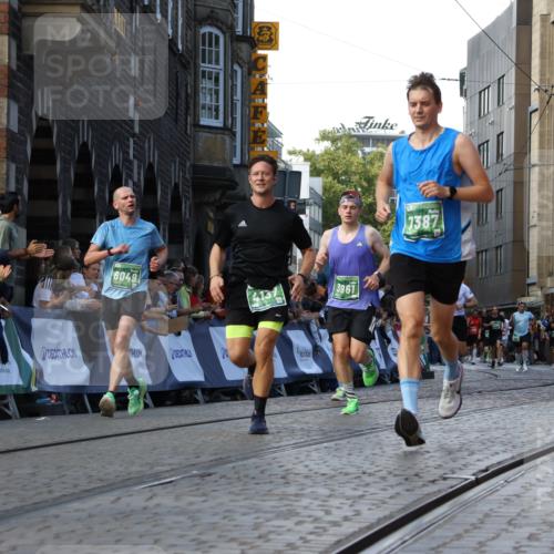 13.09.2026 - 21. swb-Marathon Bremen Strokosch-Dieckow http://msf.ph/oto/10333715 13.09.2026 13:16:47 Ziel 755, 792, 816, 1076, 1162, 2604, 5255, 5554, 5963, 6367, 7053, 7603, 7801, 8171, 8288, 9031, 9115, 385, 1970, 2319, 3246, 3706, 3961, 4137, 6049, 6704, 6819, 7297, 7387 meine-sportfotos.de