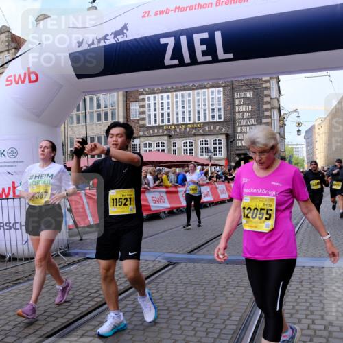 13.09.2026 - 21. swb-Marathon Bremen Tim E. http://msf.ph/oto/10333746 13.09.2026 11:05:47 Ziel 10186, 10259, 10260, 10432, 10717, 10864, 11146, 11314, 11334, 11387, 11394, 11520, 11521, 11571, 11572, 11724, 11791, 11892, 11947, 12055, 12251, 12273, 12330, 12362, 12501 meine-sportfotos.de
