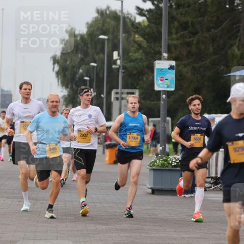 13.09.2026 - Kiel Lauf Andreas Tolksdorf http://msf.ph/oto/10333753 13.09.2026 09:51:55 Kiellinie 4, 275, 3465, 2937, 10964, 8656, 9298 meine-sportfotos.de