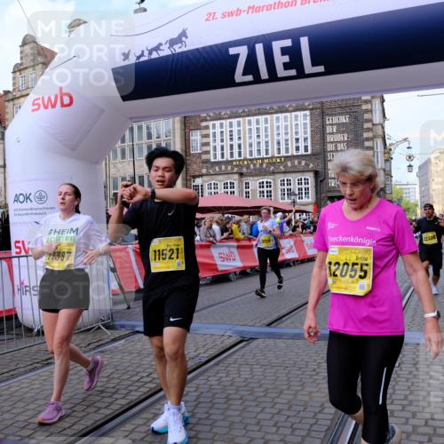 13.09.2026 - 21. swb-Marathon Bremen Tim E. http://msf.ph/oto/10333759 13.09.2026 11:05:47 Ziel 10186, 10259, 10260, 10432, 10717, 10864, 11146, 11314, 11334, 11387, 11394, 11520, 11521, 11571, 11572, 11724, 11791, 11892, 11947, 12055, 12251, 12273, 12330, 12362, 12501 meine-sportfotos.de