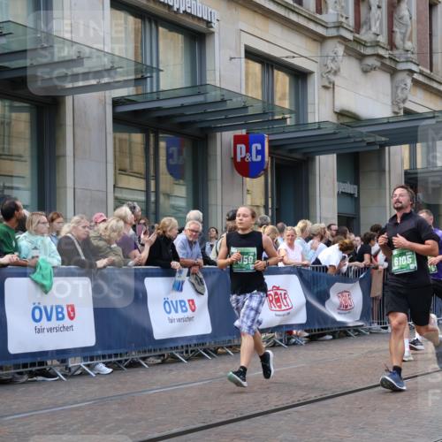 13.09.2026 - 21. swb-Marathon Bremen Strokosch-Dieckow http://msf.ph/oto/10333766 13.09.2026 13:23:53 Ziel 102, 776, 909, 1199, 1250, 2210, 2295, 2370, 2491, 2967, 3044, 3372, 4000, 4559, 5012, 5104, 5208, 5257, 5397, 5481, 5623, 5928, 5929, 6105, 6772, 7059, 7069, 7081, 7094, 8082, 8179, 8415, 9087, 9916, 13219, 135, 342, 2210, 2288, 2485, 2490, 2517, 2560, 2627, 3044, 3138, 3642, 3856, 4601, 4671, 5011, 5116, 5146, 5231, 5908, 6157, 6332, 6648, 6843, 7105, 7216, 7357, 7475, 7761, 8051, 8052, 8095, 8290, 8560, 10059, 10115, 13007, 13197 meine-sportfotos.de