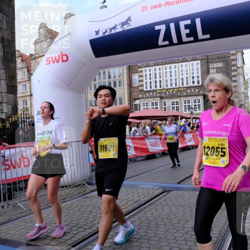 13.09.2026 - 21. swb-Marathon Bremen Tim E. http://msf.ph/oto/10333771 13.09.2026 11:05:47 Ziel 10186, 10259, 10260, 10432, 10717, 10864, 11146, 11314, 11334, 11387, 11394, 11520, 11521, 11571, 11572, 11724, 11791, 11892, 11947, 12055, 12251, 12273, 12330, 12362, 12501 meine-sportfotos.de