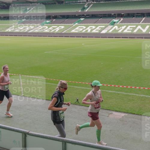 13.09.2026 - 21. swb-Marathon Bremen Michael Burmester http://msf.ph/oto/10333798 13.09.2026 13:06:49 Laufen im Stadion 109, 132, 156, 217, 244, 287, 303, 310, 372, 394, 430, 454, 489, 578, 607, 613, 682, 716, 784, 831, 834, 846, 891, 900, 922, 1083, 1173, 1189, 1205, 1274, 1365, 1369, 1380, 1387, 1437, 1532, 1533, 1545, 1574, 1581, 1600, 1823, 1841, 1848, 1854, 1871, 1909, 1926, 1938, 2070, 2076, 2090, 2219, 2244, 2265, 2275, 2283, 2310, 2318, 2355, 2356, 2393, 2440, 2464, 2699, 2707, 2721, 2731, 2755, 2818, 2902, 2911, 2949, 2960, 3115, 3444, 3485 meine-sportfotos.de