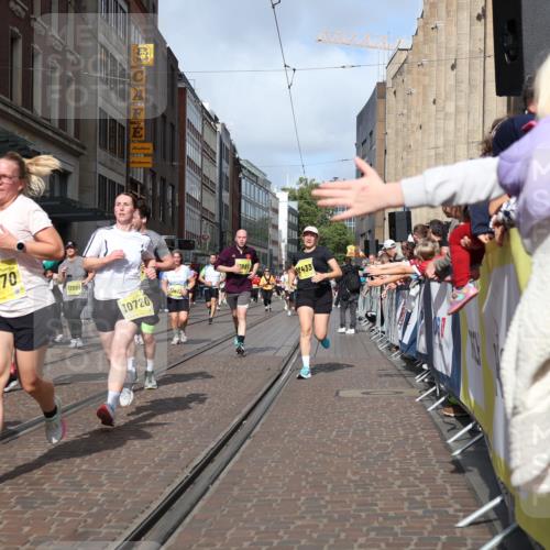 13.09.2026 - 21. swb-Marathon Bremen Strokosch-Dieckow http://msf.ph/oto/10333809 13.09.2026 11:03:53 Ziel 10182, 10291, 10390, 10516, 10526, 10607, 10613, 10671, 10672, 10726, 10912, 10913, 11214, 11215, 11221, 11318, 11319, 11336, 11470, 11471, 11539, 11618, 11720, 11726, 11740, 11909, 12001, 12103, 12113, 12140, 12260, 12276, 12392, 12433, 10090, 10091, 10152, 10327, 10357, 10403, 10420, 10429, 10569, 10607, 10659, 10720, 10796, 10902, 10918, 10950, 11149, 11325, 11451, 11511, 11595, 11618, 11655, 11746, 11868, 11967, 12074, 12392, 12504 meine-sportfotos.de