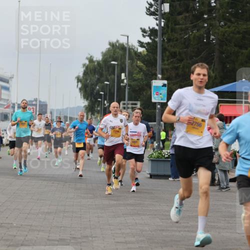 13.09.2026 - Kiel Lauf Andreas Tolksdorf http://msf.ph/oto/10333821 13.09.2026 09:51:58 Kiellinie 4, 2664, 24, 7294, 5001, 2756, 3465 meine-sportfotos.de