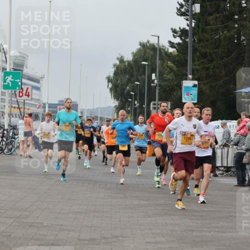 13.09.2026 - Kiel Lauf Andreas Tolksdorf http://msf.ph/oto/10333859 13.09.2026 09:51:59 Kiellinie 4, 2107, 2664, 6585, 24, 2158, 7294, 001 meine-sportfotos.de