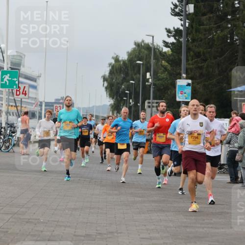 13.09.2026 - Kiel Lauf Andreas Tolksdorf http://msf.ph/oto/10333870 13.09.2026 09:52:00 Kiellinie 4, 3, 2664, 10784, 6585, 24, 4564, 7294 meine-sportfotos.de