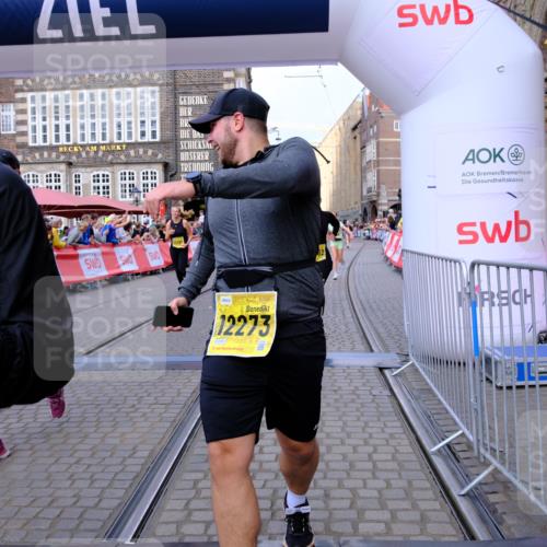 13.09.2026 - 21. swb-Marathon Bremen Tim E. http://msf.ph/oto/10333875 13.09.2026 11:05:50 Ziel 10186, 10259, 10260, 10432, 10717, 10864, 11146, 11314, 11334, 11387, 11394, 11520, 11521, 11571, 11572, 11724, 11791, 11892, 11947, 12055, 12156, 12251, 12273, 12330, 12362, 12501 meine-sportfotos.de