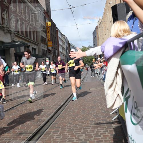 13.09.2026 - 21. swb-Marathon Bremen Strokosch-Dieckow http://msf.ph/oto/10333877 13.09.2026 11:03:54 Ziel 10182, 10245, 10291, 10390, 10516, 10526, 10613, 10671, 10672, 10726, 10912, 10913, 11214, 11215, 11221, 11318, 11319, 11336, 11470, 11471, 11539, 11720, 11726, 11740, 11909, 12001, 12103, 12113, 12140, 12260, 12276, 12433, 10090, 10091, 10152, 10327, 10357, 10403, 10429, 10569, 10607, 10659, 10720, 10796, 10902, 10918, 10950, 11149, 11319, 11325, 11451, 11470, 11471, 11511, 11595, 11618, 11868, 11967, 12074, 12260, 12392, 12433, 12504 meine-sportfotos.de