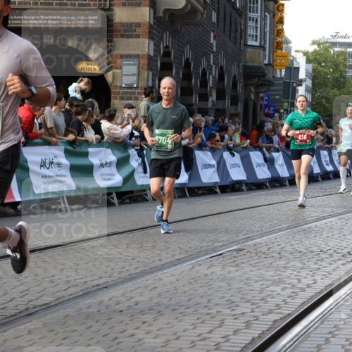 13.09.2026 - 21. swb-Marathon Bremen Strokosch-Dieckow http://msf.ph/oto/10333883 13.09.2026 13:16:58 Ziel 472, 675, 696, 734, 816, 827, 985, 1076, 1162, 2473, 2474, 2809, 3716, 4135, 4485, 5255, 5772, 6367, 6531, 6535, 7053, 7603, 7875, 8171, 8288, 2052, 3246, 4156, 6624, 6704, 6759, 6953, 7284, 8111, 8418, 8858 meine-sportfotos.de