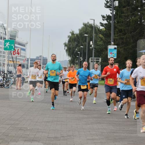 13.09.2026 - Kiel Lauf Andreas Tolksdorf http://msf.ph/oto/10333887 13.09.2026 09:52:00 Kiellinie 4, 2107, 2664, 6585, 2158, 4564, 10015, 24, 7294 meine-sportfotos.de
