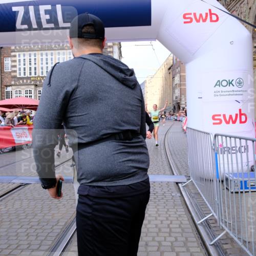 13.09.2026 - 21. swb-Marathon Bremen Tim E. http://msf.ph/oto/10333898 13.09.2026 11:05:51 Ziel 10186, 10238, 10259, 10260, 10432, 10457, 10717, 10864, 11146, 11314, 11334, 11387, 11394, 11520, 11521, 11571, 11572, 11724, 11791, 11892, 11947, 12055, 12156, 12251, 12273, 12330, 12362, 12501 meine-sportfotos.de
