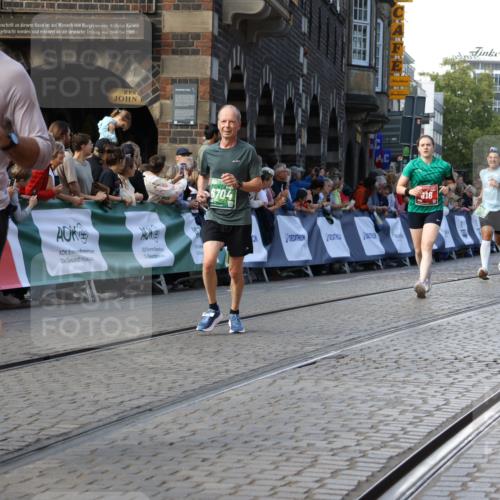 13.09.2026 - 21. swb-Marathon Bremen Strokosch-Dieckow http://msf.ph/oto/10333899 13.09.2026 13:16:58 Ziel 472, 675, 696, 734, 816, 827, 985, 1076, 1162, 2473, 2474, 2809, 3716, 4135, 4485, 5255, 5772, 6367, 6531, 6535, 7053, 7603, 7875, 8171, 8288, 2052, 3246, 4156, 6624, 6704, 6759, 6953, 7284, 8111, 8418, 8858 meine-sportfotos.de