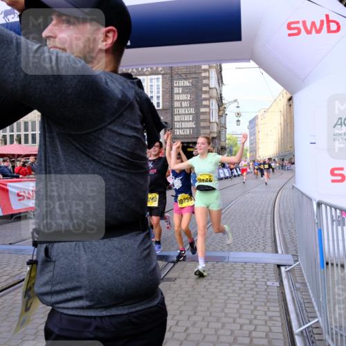 13.09.2026 - 21. swb-Marathon Bremen Tim E. http://msf.ph/oto/10333919 13.09.2026 11:05:53 Ziel 10168, 10186, 10238, 10259, 10260, 10432, 10457, 10864, 11146, 11314, 11387, 11394, 11520, 11521, 11571, 11572, 11724, 11791, 11892, 11947, 12055, 12156, 12251, 12273, 12330, 12362, 12501 meine-sportfotos.de