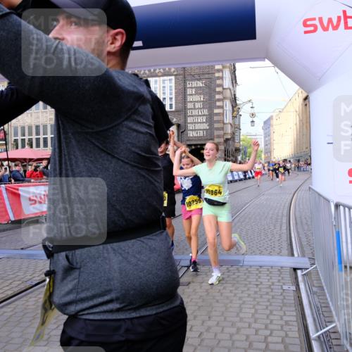 13.09.2026 - 21. swb-Marathon Bremen Tim E. http://msf.ph/oto/10333932 13.09.2026 11:05:53 Ziel 10168, 10186, 10238, 10259, 10260, 10432, 10457, 10864, 11146, 11314, 11387, 11394, 11520, 11521, 11571, 11572, 11724, 11791, 11892, 11947, 12055, 12156, 12251, 12273, 12330, 12362, 12501 meine-sportfotos.de