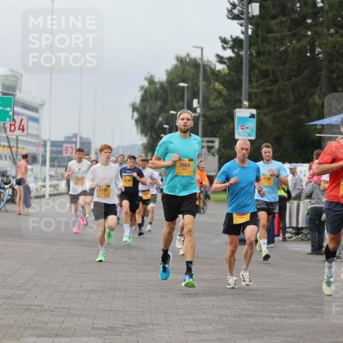 13.09.2026 - Kiel Lauf Andreas Tolksdorf http://msf.ph/oto/10333936 13.09.2026 09:52:02 Kiellinie 84, 83, 2107, 2664, 2158, 0000, 4564, 10019 meine-sportfotos.de