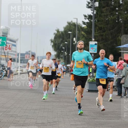 13.09.2026 - Kiel Lauf Andreas Tolksdorf http://msf.ph/oto/10333953 13.09.2026 09:52:03 Kiellinie 13, 4, 2107, 2664, 6585, 4564 meine-sportfotos.de