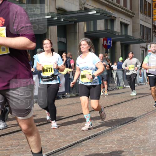 13.09.2026 - 21. swb-Marathon Bremen Strokosch-Dieckow http://msf.ph/oto/10333992 13.09.2026 11:03:57 Ziel 10182, 10245, 10291, 10390, 10516, 10526, 10613, 10671, 10672, 10726, 10912, 10913, 11214, 11215, 11221, 11248, 11318, 11336, 11410, 11539, 11720, 11726, 11740, 11909, 12001, 12009, 12103, 12113, 12276, 12929, 10090, 10091, 10152, 10327, 10357, 10403, 10429, 10569, 10607, 10659, 10720, 10796, 10918, 10950, 11149, 11319, 11325, 11451, 11470, 11471, 11511, 11595, 11618, 11868, 11967, 12074, 12140, 12260, 12392, 12433, 12504 meine-sportfotos.de