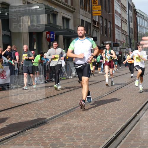 13.09.2026 - 21. swb-Marathon Bremen Strokosch-Dieckow http://msf.ph/oto/10334029 13.09.2026 11:03:58 Ziel 10182, 10245, 10291, 10390, 10516, 10526, 10613, 10671, 10672, 10726, 10755, 10912, 10913, 11214, 11215, 11221, 11248, 11318, 11336, 11410, 11539, 11720, 11726, 11740, 11909, 12001, 12009, 12103, 12113, 12276, 12929, 10090, 10091, 10152, 10327, 10357, 10403, 10429, 10569, 10607, 10659, 10720, 10726, 10796, 10912, 10918, 10950, 11149, 11319, 11325, 11451, 11470, 11471, 11511, 11595, 11618, 11868, 11967, 12074, 12140, 12260, 12392, 12433, 12504 meine-sportfotos.de
