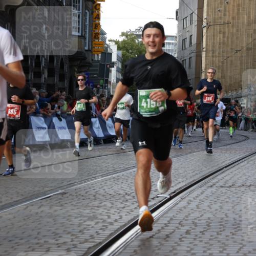 13.09.2026 - 21. swb-Marathon Bremen Strokosch-Dieckow http://msf.ph/oto/10334106 13.09.2026 13:17:03 Ziel 472, 675, 696, 734, 816, 827, 985, 2473, 2474, 2809, 3716, 3961, 4135, 4137, 4485, 5255, 5772, 6049, 6367, 6531, 6535, 7387, 7875, 2052, 4805, 6624, 6734, 6759, 7284, 8111, 8418 meine-sportfotos.de