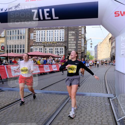 13.09.2026 - 21. swb-Marathon Bremen Tim E. http://msf.ph/oto/10334111 13.09.2026 11:05:59 Ziel 10168, 10238, 10259, 10260, 10305, 10457, 10864, 11024, 11520, 11724, 11791, 11892, 11947, 12156, 12273, 12330, 12362, 12378, 12501, 12523, 12773 meine-sportfotos.de