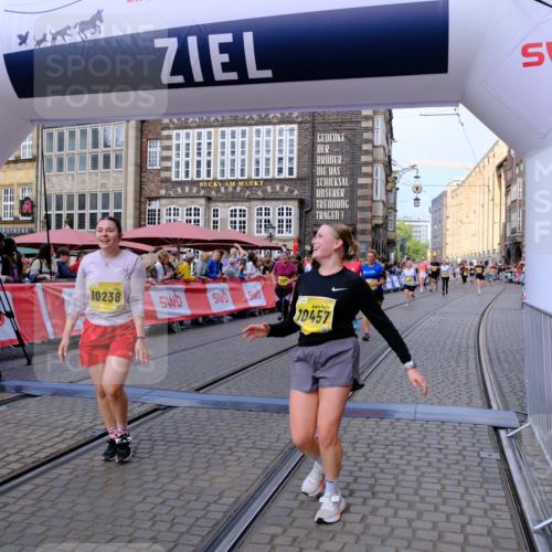13.09.2026 - 21. swb-Marathon Bremen Tim E. http://msf.ph/oto/10334135 13.09.2026 11:06:00 Ziel 10168, 10238, 10259, 10260, 10305, 10457, 10864, 11024, 11520, 11724, 11791, 11892, 11947, 12156, 12273, 12330, 12362, 12378, 12501, 12523, 12528, 12773 meine-sportfotos.de