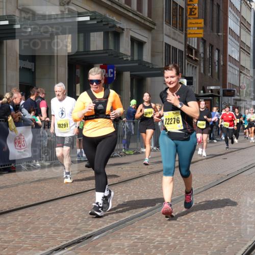 13.09.2026 - 21. swb-Marathon Bremen Strokosch-Dieckow http://msf.ph/oto/10334157 13.09.2026 11:04:03 Ziel 10160, 10182, 10245, 10291, 10390, 10526, 10613, 10711, 10755, 11214, 11215, 11221, 11248, 11336, 11410, 11539, 11720, 11726, 11740, 11761, 12001, 12009, 12113, 12276, 12929, 10152, 10357, 10390, 10403, 10429, 10516, 10607, 10659, 10671, 10672, 10720, 10726, 10796, 10912, 10913, 10918, 11149, 11318, 11319, 11325, 11451, 11470, 11471, 11511, 11618, 11868, 11909, 11967, 12103, 12113, 12140, 12260, 12392, 12433, 12504 meine-sportfotos.de