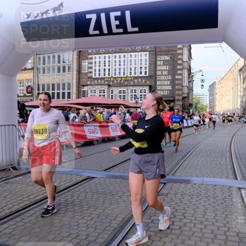 13.09.2026 - 21. swb-Marathon Bremen Tim E. http://msf.ph/oto/10334171 13.09.2026 11:06:00 Ziel 10168, 10238, 10259, 10260, 10305, 10457, 10864, 11024, 11520, 11724, 11791, 11892, 11947, 12156, 12273, 12330, 12362, 12378, 12501, 12523, 12528, 12773 meine-sportfotos.de