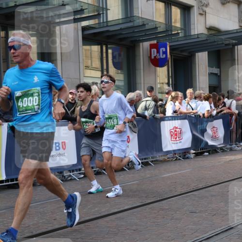 13.09.2026 - 21. swb-Marathon Bremen Strokosch-Dieckow http://msf.ph/oto/10334189 13.09.2026 13:24:05 Ziel 776, 789, 790, 909, 1250, 1582, 2295, 2491, 3375, 3524, 3994, 4000, 4559, 5012, 5208, 5481, 5572, 5668, 5669, 5928, 5929, 5953, 6080, 6105, 7059, 7069, 7081, 7156, 7568, 8082, 8310, 8415, 8784, 8881, 9087, 9264, 9573, 9676, 9916, 10069, 10071, 102, 342, 909, 1199, 2210, 2288, 2370, 2517, 2967, 3044, 3372, 4601, 4671, 5011, 5104, 5116, 5146, 5231, 5257, 5397, 5623, 6105, 6332, 6648, 6772, 7094, 7105, 7216, 7357, 7475, 7761, 8051, 8052, 8179, 10059, 10115, 13007, 13197 meine-sportfotos.de