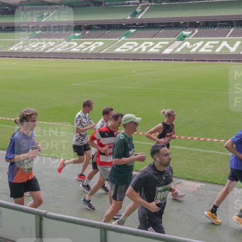13.09.2026 - 21. swb-Marathon Bremen Michael Burmester http://msf.ph/oto/10334200 13.09.2026 13:07:41 Laufen im Stadion 132, 156, 303, 310, 372, 489, 551, 607, 613, 682, 716, 800, 808, 809, 831, 834, 846, 884, 911, 922, 1083, 1173, 1189, 1205, 1210, 1285, 1289, 1322, 1364, 1365, 1369, 1387, 1395, 1437, 1532, 1545, 1574, 1600, 1688, 1823, 1831, 1841, 1848, 1854, 1871, 1899, 1909, 1926, 1938, 2003, 2041, 2070, 2090, 2215, 2219, 2229, 2275, 2283, 2318, 2356, 2366, 2405, 2440, 2492, 2565, 2611, 2635, 2699, 2707, 2721, 2727, 2731, 2755, 2782, 2802, 2818, 2831, 2866, 2902, 2911, 2949, 2960, 3067 meine-sportfotos.de