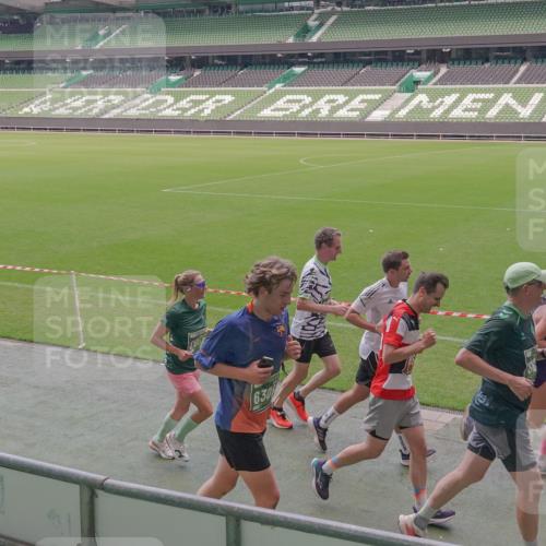13.09.2026 - 21. swb-Marathon Bremen Michael Burmester http://msf.ph/oto/10334210 13.09.2026 13:07:41 Laufen im Stadion 132, 156, 303, 310, 372, 489, 551, 607, 613, 682, 716, 800, 808, 809, 831, 834, 846, 884, 911, 922, 1083, 1173, 1189, 1205, 1210, 1285, 1289, 1322, 1364, 1365, 1369, 1387, 1395, 1437, 1532, 1545, 1574, 1600, 1688, 1823, 1831, 1841, 1848, 1854, 1871, 1899, 1909, 1926, 1938, 2003, 2041, 2070, 2090, 2215, 2219, 2229, 2275, 2283, 2318, 2356, 2366, 2405, 2440, 2492, 2565, 2611, 2635, 2699, 2707, 2721, 2727, 2731, 2755, 2782, 2802, 2818, 2831, 2866, 2902, 2911, 2949, 2960, 3067 meine-sportfotos.de