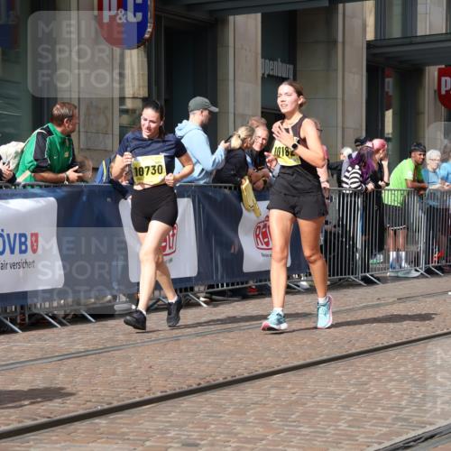 13.09.2026 - 21. swb-Marathon Bremen Strokosch-Dieckow http://msf.ph/oto/10334211 13.09.2026 11:04:06 Ziel 10160, 10182, 10245, 10291, 10526, 10613, 10711, 10755, 10877, 11214, 11215, 11221, 11248, 11336, 11410, 11720, 11726, 11740, 11761, 11991, 12009, 12276, 12929, 10152, 10357, 10390, 10403, 10429, 10516, 10607, 10659, 10671, 10672, 10720, 10726, 10796, 10912, 10913, 10918, 11149, 11318, 11319, 11325, 11451, 11470, 11471, 11511, 11539, 11618, 11726, 11868, 11909, 11967, 12001, 12103, 12113, 12140, 12260, 12276, 12392, 12433, 12504 meine-sportfotos.de