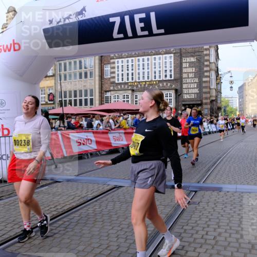 13.09.2026 - 21. swb-Marathon Bremen Tim E. http://msf.ph/oto/10334219 13.09.2026 11:06:00 Ziel 10168, 10238, 10259, 10260, 10305, 10457, 10864, 11024, 11520, 11724, 11791, 11892, 11947, 12156, 12273, 12330, 12362, 12378, 12501, 12523, 12528, 12773 meine-sportfotos.de