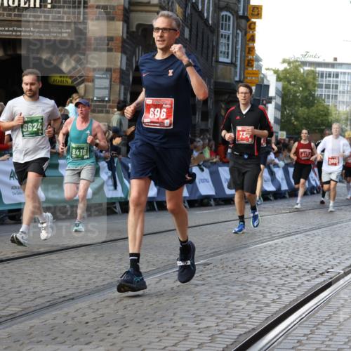 13.09.2026 - 21. swb-Marathon Bremen Strokosch-Dieckow http://msf.ph/oto/10334220 13.09.2026 13:17:07 Ziel 385, 472, 675, 696, 734, 827, 985, 1970, 2319, 2473, 2474, 2809, 3716, 3961, 4135, 4137, 4485, 5255, 5772, 6049, 6531, 6535, 6819, 7297, 7387, 7875, 842, 2052, 3148, 4805, 6095, 6624, 6734, 6759, 8418 meine-sportfotos.de