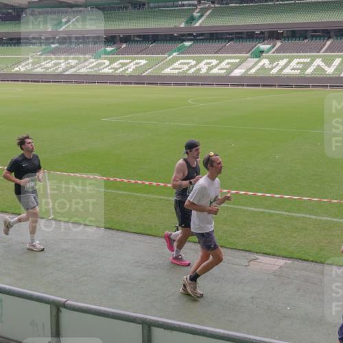 13.09.2026 - 21. swb-Marathon Bremen Michael Burmester http://msf.ph/oto/10334240 13.09.2026 13:07:47 Laufen im Stadion 132, 156, 303, 310, 372, 489, 551, 607, 682, 716, 800, 808, 809, 831, 834, 846, 884, 911, 922, 1083, 1124, 1173, 1189, 1205, 1210, 1285, 1289, 1322, 1364, 1365, 1369, 1387, 1395, 1437, 1532, 1545, 1559, 1600, 1688, 1823, 1831, 1841, 1848, 1854, 1871, 1899, 1926, 1938, 2003, 2041, 2070, 2090, 2215, 2219, 2229, 2275, 2283, 2318, 2356, 2366, 2405, 2440, 2492, 2565, 2611, 2635, 2699, 2707, 2721, 2727, 2731, 2755, 2782, 2802, 2818, 2831, 2866, 2902, 2911, 2930, 2949, 2960, 3067 meine-sportfotos.de