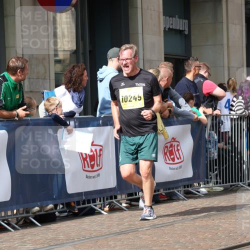 13.09.2026 - 21. swb-Marathon Bremen Strokosch-Dieckow http://msf.ph/oto/10334305 13.09.2026 11:04:09 Ziel 10160, 10182, 10245, 10291, 10526, 10613, 10711, 10755, 10877, 11114, 11214, 11215, 11248, 11336, 11364, 11410, 11720, 11740, 11761, 11991, 12009, 12929, 10152, 10291, 10357, 10390, 10403, 10429, 10516, 10607, 10659, 10671, 10672, 10720, 10726, 10912, 10913, 10918, 11149, 11221, 11318, 11319, 11325, 11451, 11470, 11471, 11511, 11539, 11618, 11726, 11909, 11967, 12001, 12103, 12113, 12140, 12260, 12276, 12392, 12433, 12504 meine-sportfotos.de