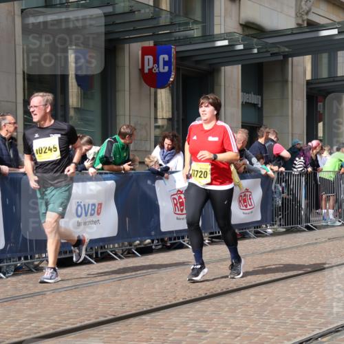 13.09.2026 - 21. swb-Marathon Bremen Strokosch-Dieckow http://msf.ph/oto/10334381 13.09.2026 11:04:11 Ziel 10160, 10182, 10245, 10526, 10613, 10711, 10755, 10877, 11114, 11214, 11215, 11248, 11336, 11364, 11410, 11592, 11720, 11740, 11761, 11991, 12009, 12929, 10152, 10182, 10291, 10357, 10390, 10403, 10516, 10607, 10659, 10671, 10672, 10720, 10726, 10912, 10913, 10918, 11149, 11221, 11318, 11319, 11325, 11336, 11451, 11470, 11471, 11511, 11539, 11618, 11726, 11909, 11967, 12001, 12103, 12113, 12140, 12260, 12276, 12392, 12433, 12504 meine-sportfotos.de