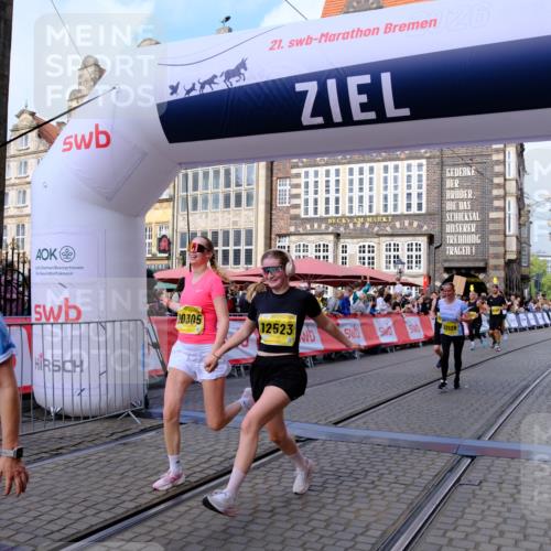 13.09.2026 - 21. swb-Marathon Bremen Tim E. http://msf.ph/oto/10334405 13.09.2026 11:06:06 Ziel 10018, 10168, 10238, 10305, 10382, 10457, 10619, 11024, 11132, 11164, 11477, 11947, 12156, 12186, 12378, 12501, 12523, 12528, 12773 meine-sportfotos.de